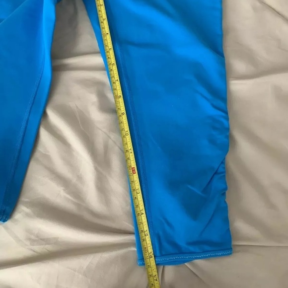 Lululemon crop legging, size 4 - Picture 6 of 6